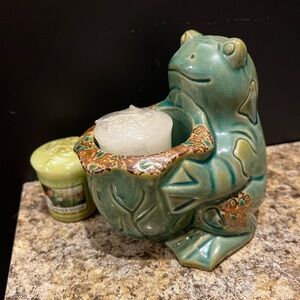 Charming Green Frog Votive Candle Holder with 2 Yankee Candle Votives